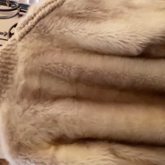 Faux fur jacket - Picture 1 of 4